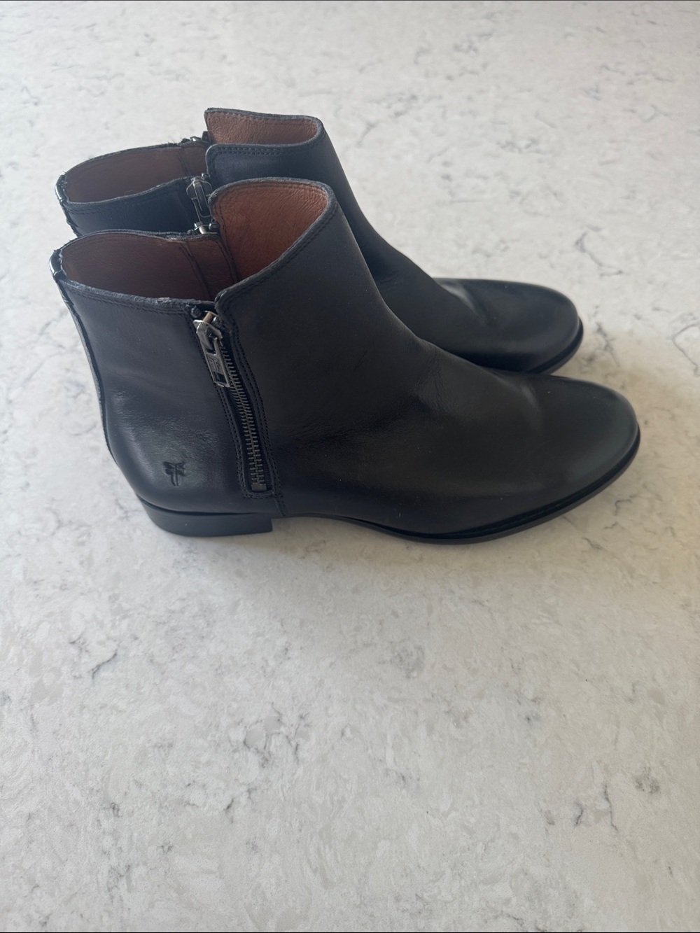 Frye Black Leather Zip Ankle Boots size 8.5 B - Picture 4 of 7